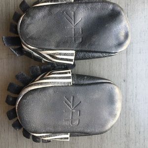 Freshly Picked moccs ebony licorice